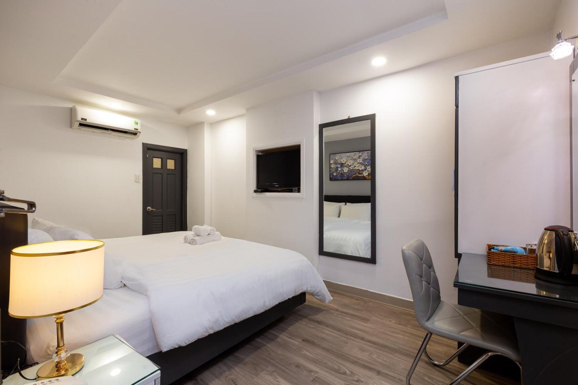 The Grand Apec & 3*